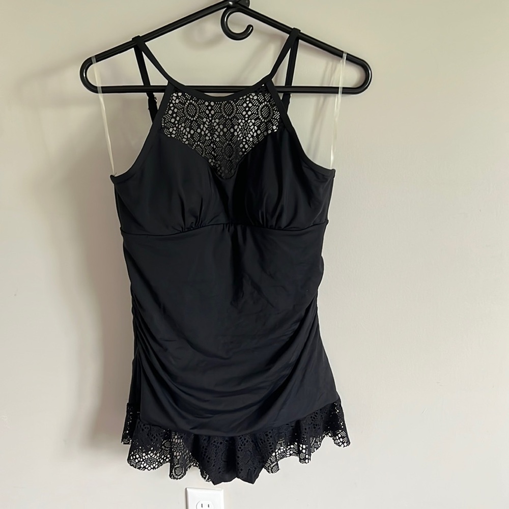 Swimdress, like new, size large.